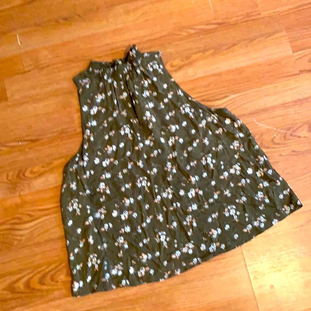 Women’s high neck tank